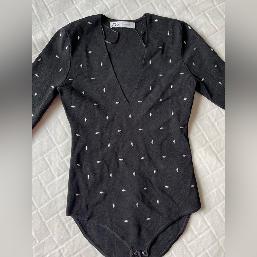 ZARA Women’s Bodysuit V Neck Silver Stud Black